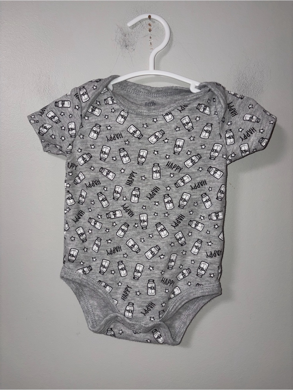Little & Loved Gray Happy Milk Bottle Graphic Body Suit Boys 3-6M Fits Small